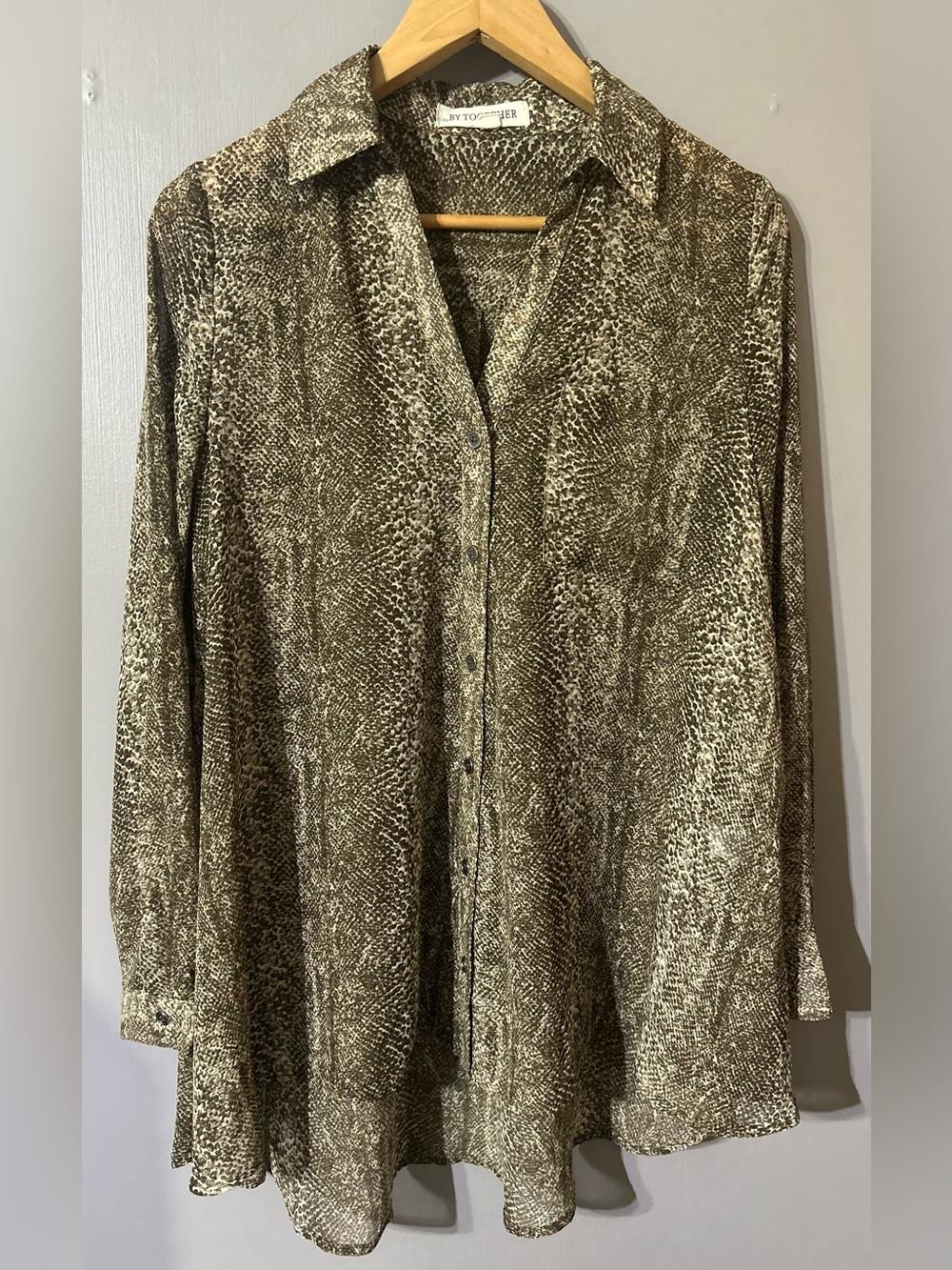 By Together Women’s Button-Down Shirt Animal Print Size Small